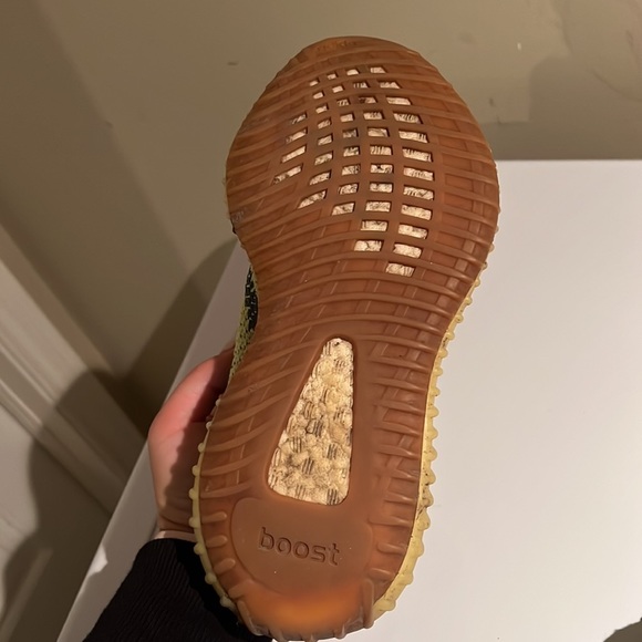 Yeezy boosts yellow - Picture 4 of 4